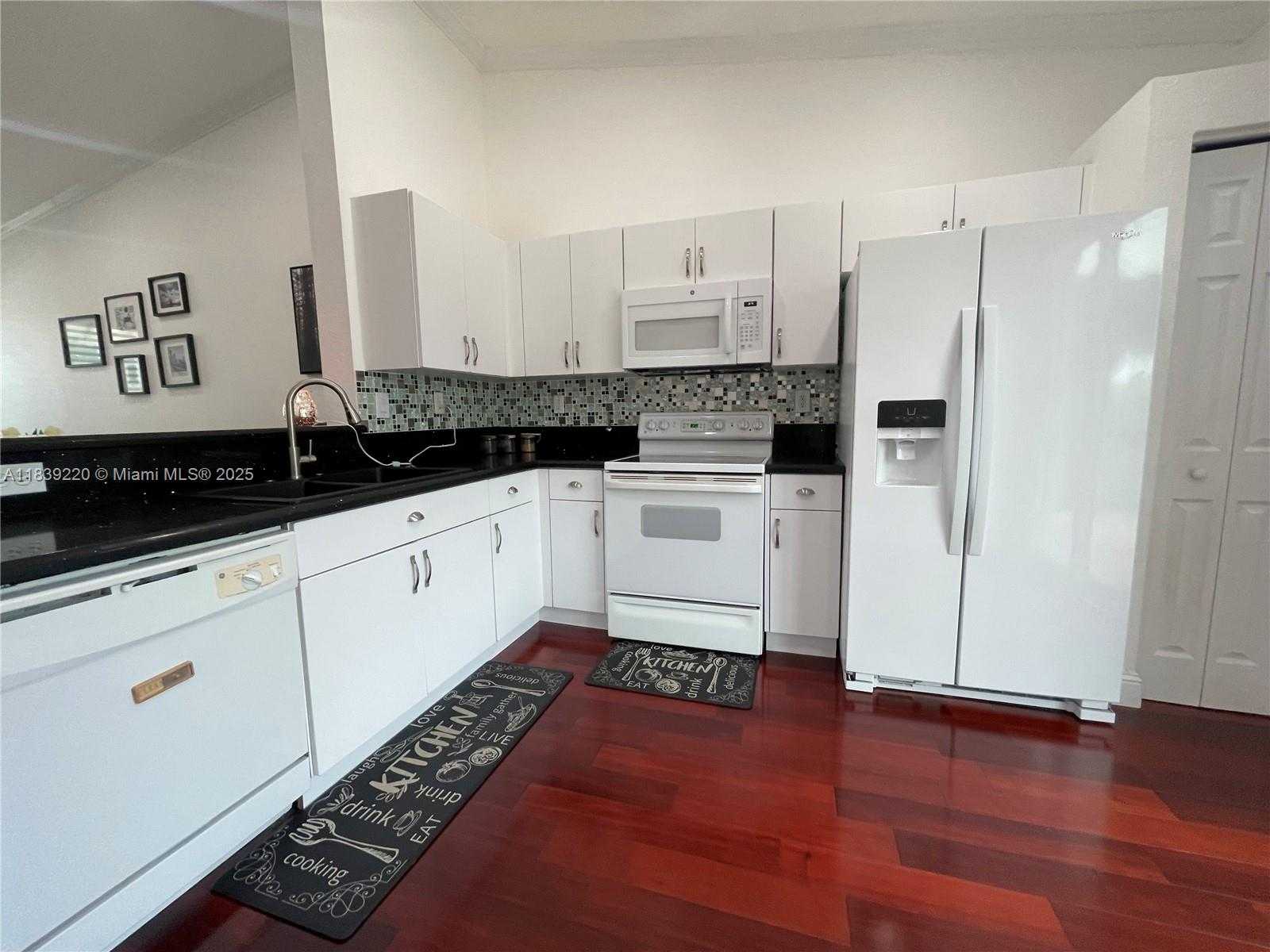 Small Image of 2817 SOUTH WEST 187TH AVE, Miramar Number 7