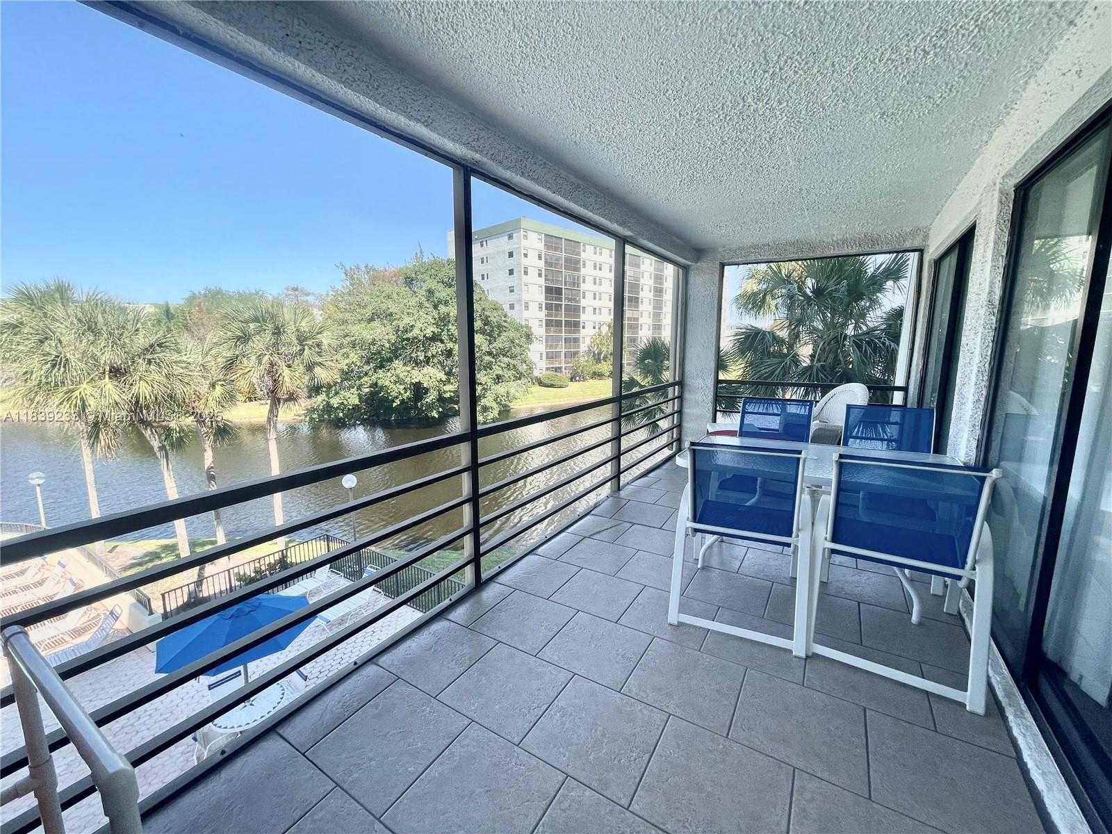 Small Image of 2309 SOUTH CYPRESS BEND DR #311D, Pompano Beach Number 12