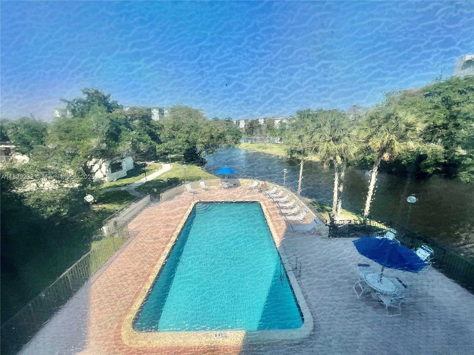 Small Image of 2309 SOUTH CYPRESS BEND DR #311D, Pompano Beach Number 13