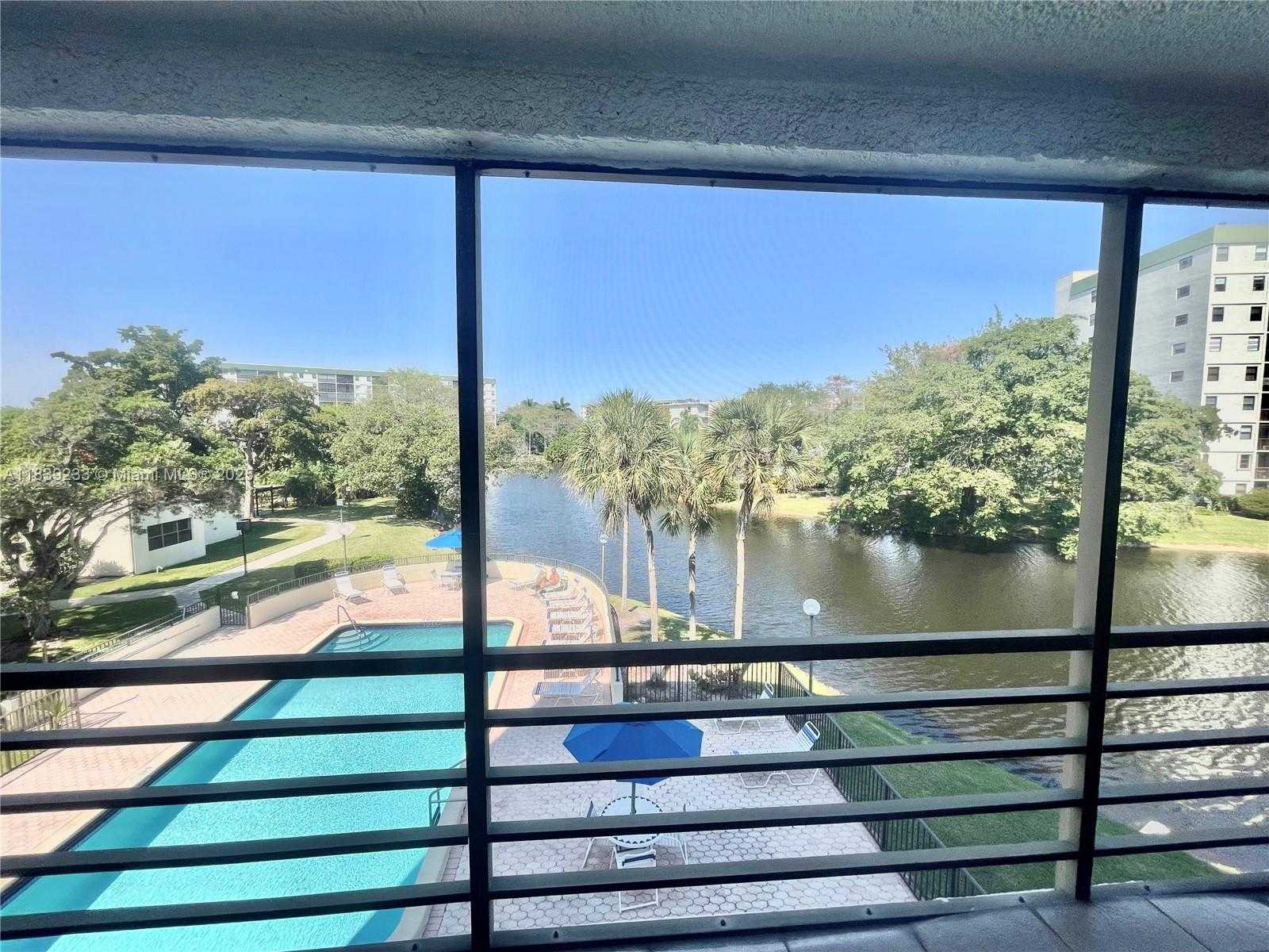 Small Image of 2309 SOUTH CYPRESS BEND DR #311D, Pompano Beach Number 14