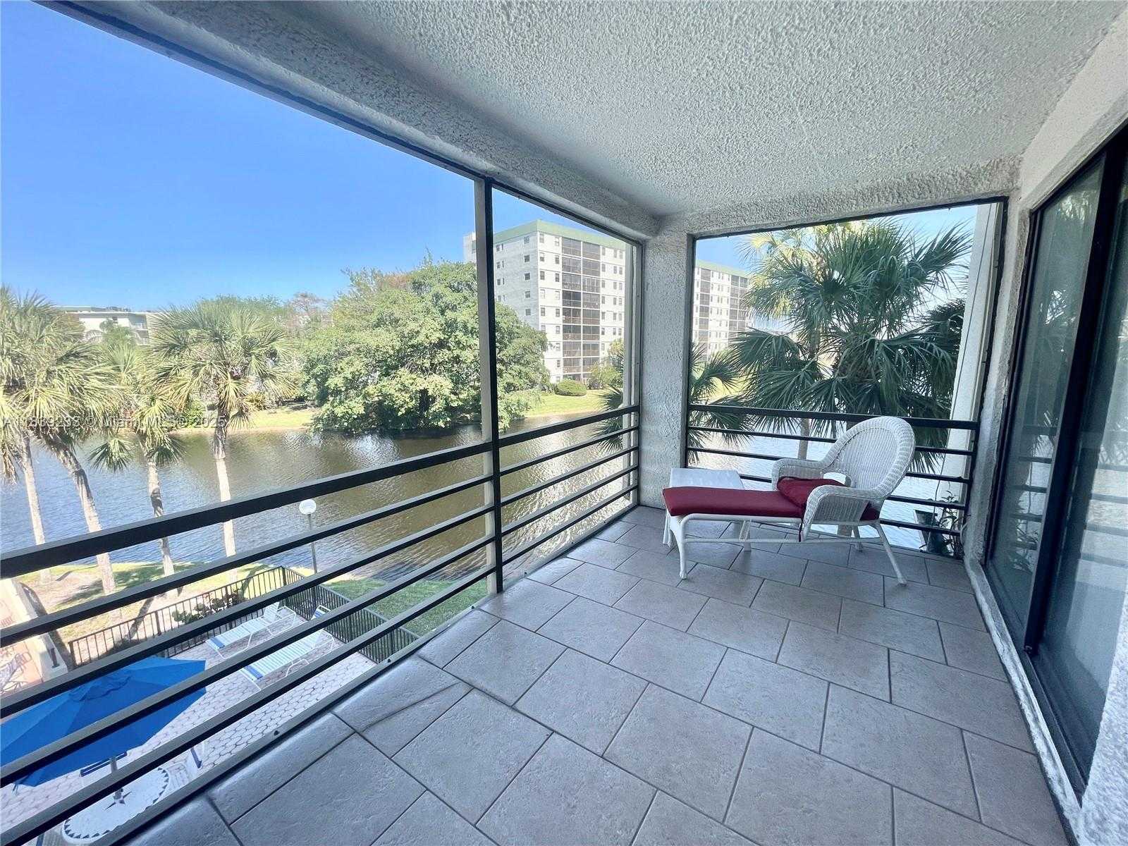 Small Image of 2309 SOUTH CYPRESS BEND DR #311D, Pompano Beach Number 15
