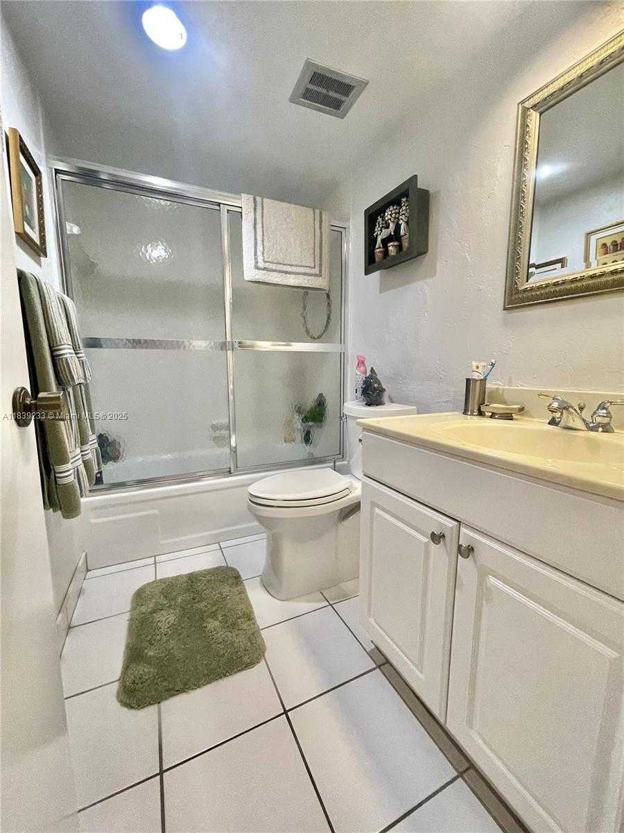Small Image of 2309 SOUTH CYPRESS BEND DR #311D, Pompano Beach Number 20
