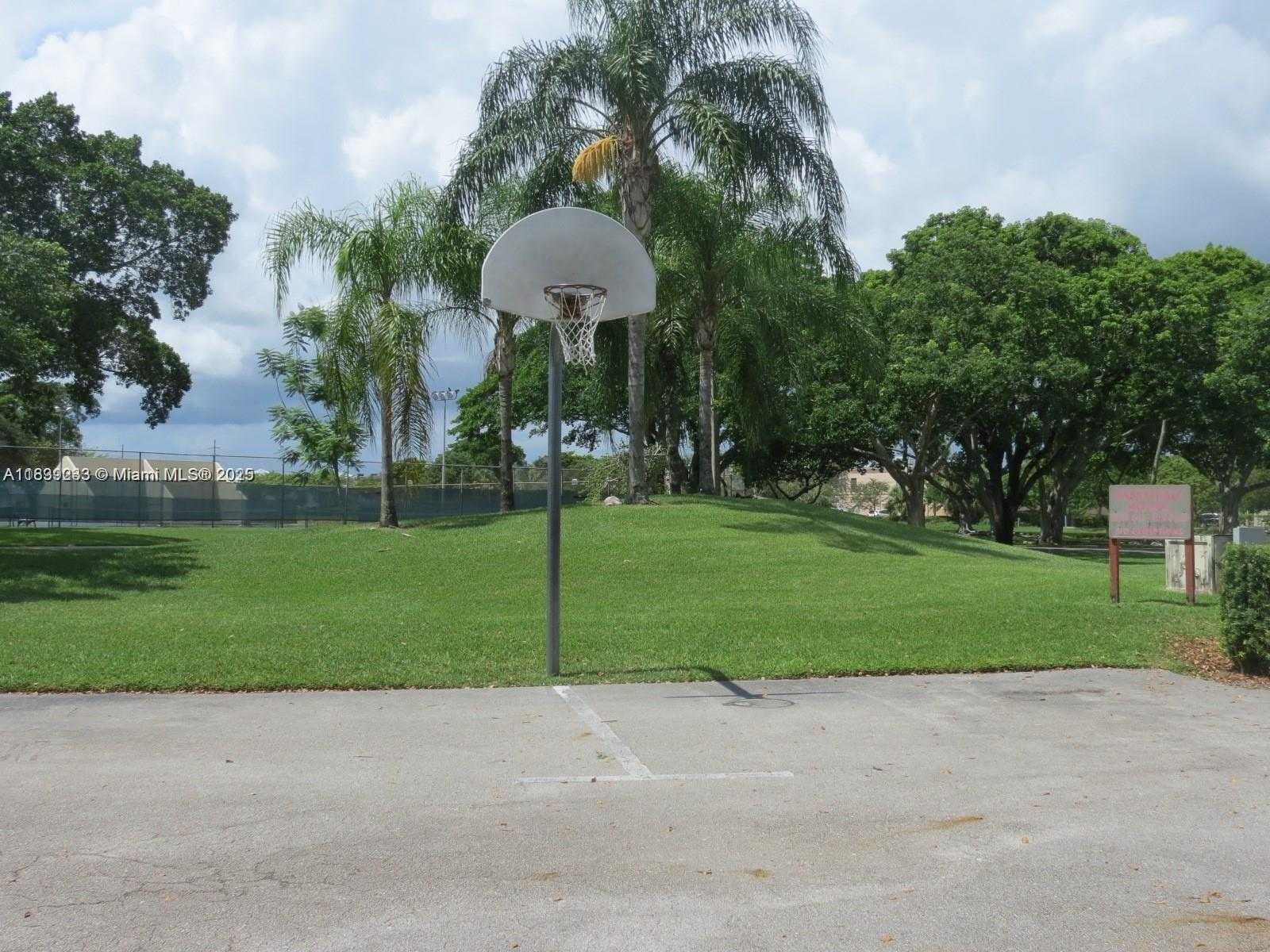 Small Image of 2309 SOUTH CYPRESS BEND DR #311D, Pompano Beach Number 36