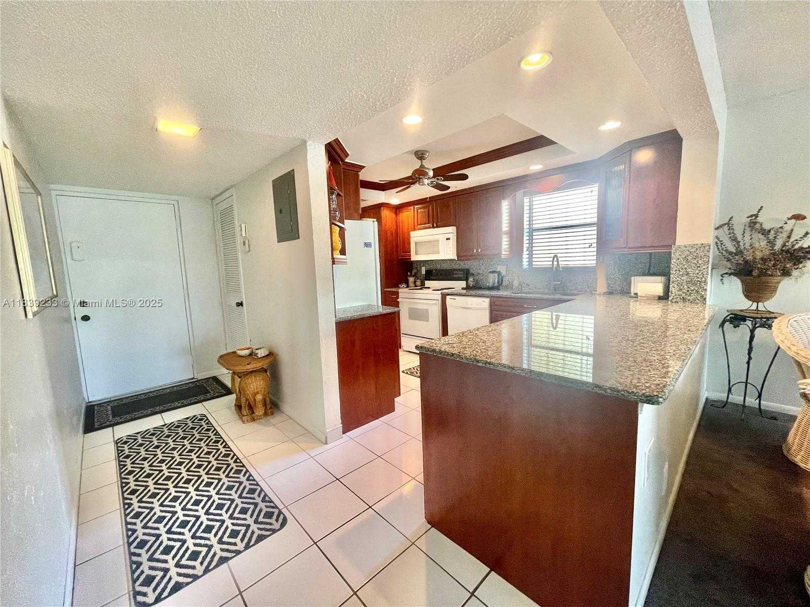 Small Image of 2309 SOUTH CYPRESS BEND DR #311D, Pompano Beach Number 4