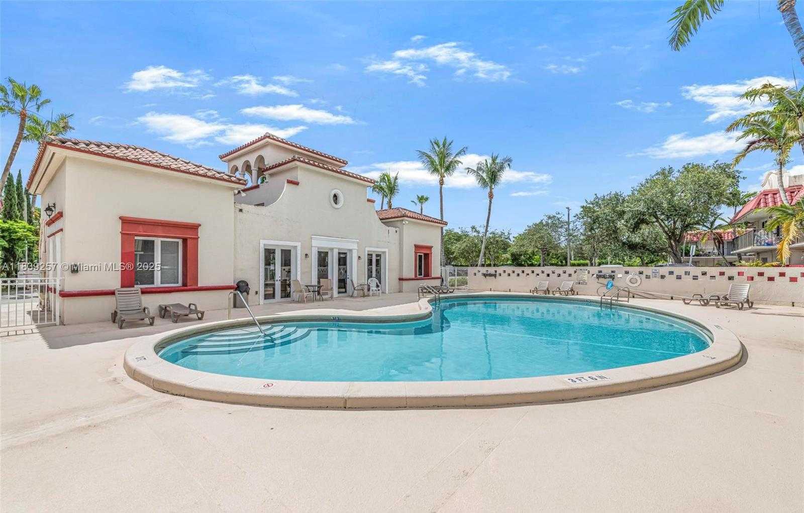 Small Image of 6709 NORTH KENDALL DR #229, Pinecrest Number 24