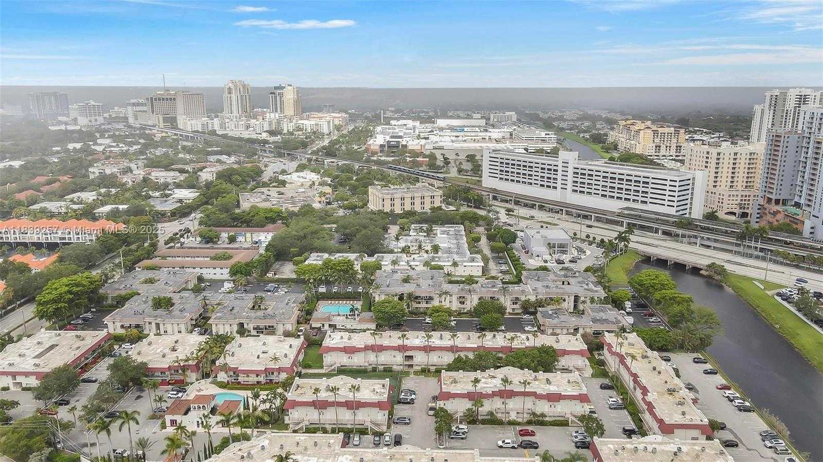 Small Image of 6709 NORTH KENDALL DR #229, Pinecrest Number 30