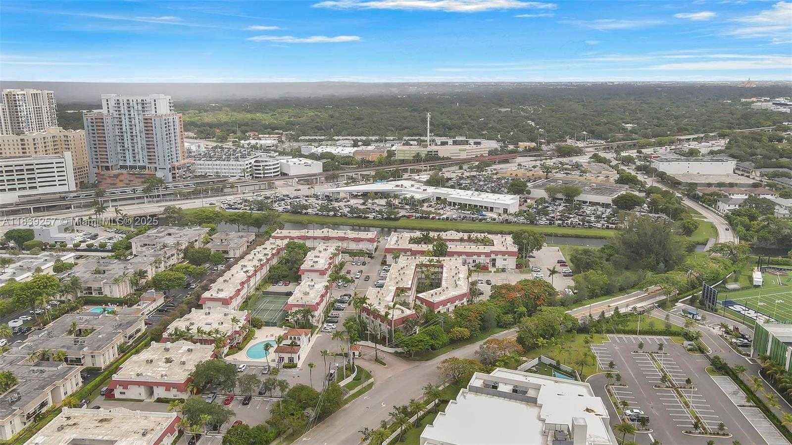 Small Image of 6709 NORTH KENDALL DR #229, Pinecrest Number 31