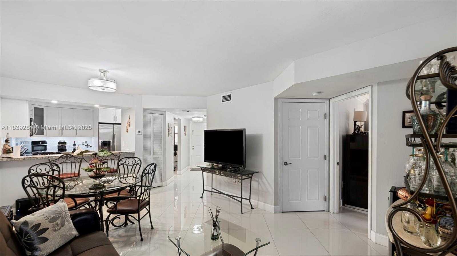 Small Image of 15405 NORTH MIAMI LAKEWAY N #203-1, Miami Lakes Number 14