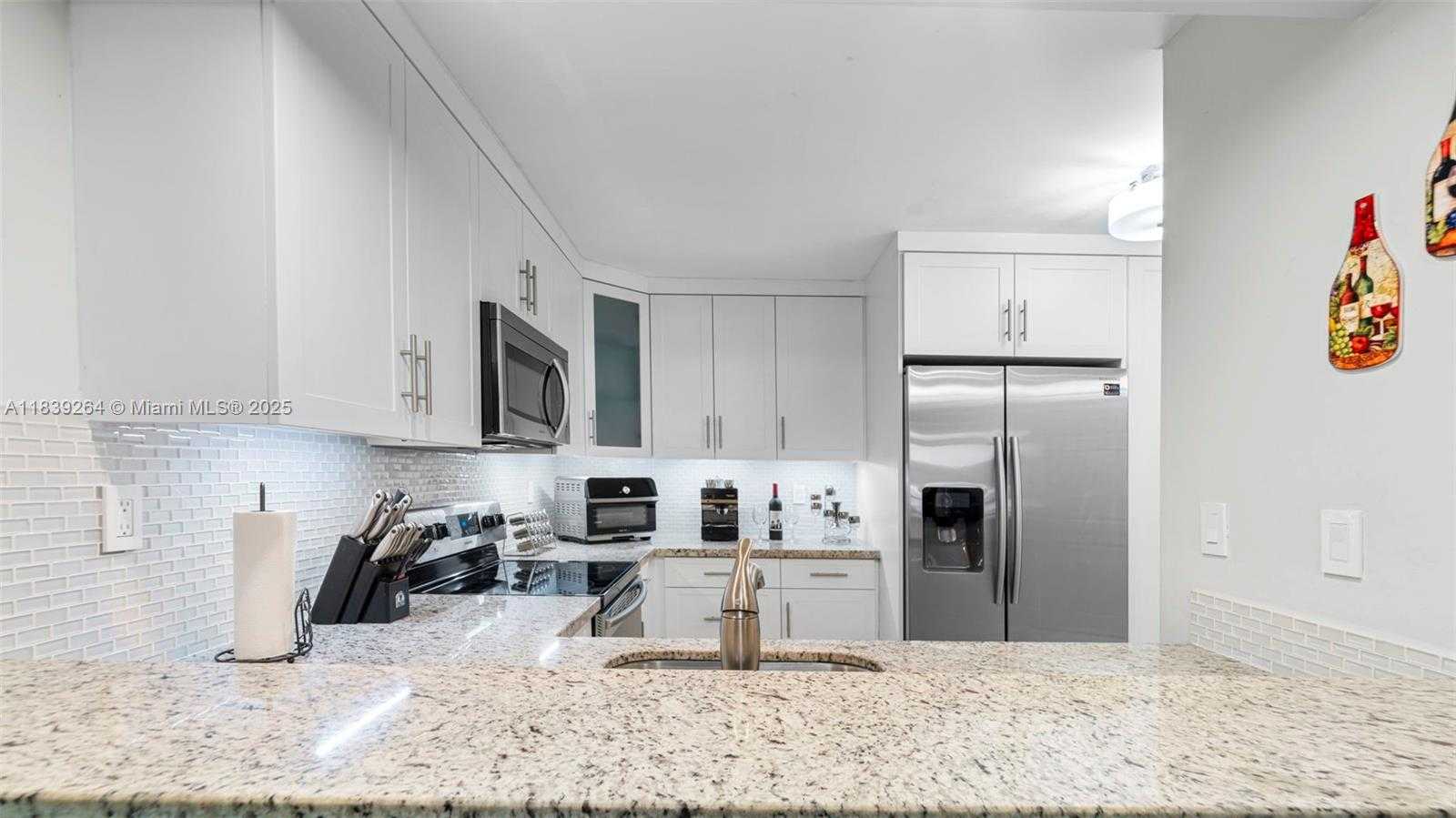 Small Image of 15405 NORTH MIAMI LAKEWAY N #203-1, Miami Lakes Number 21
