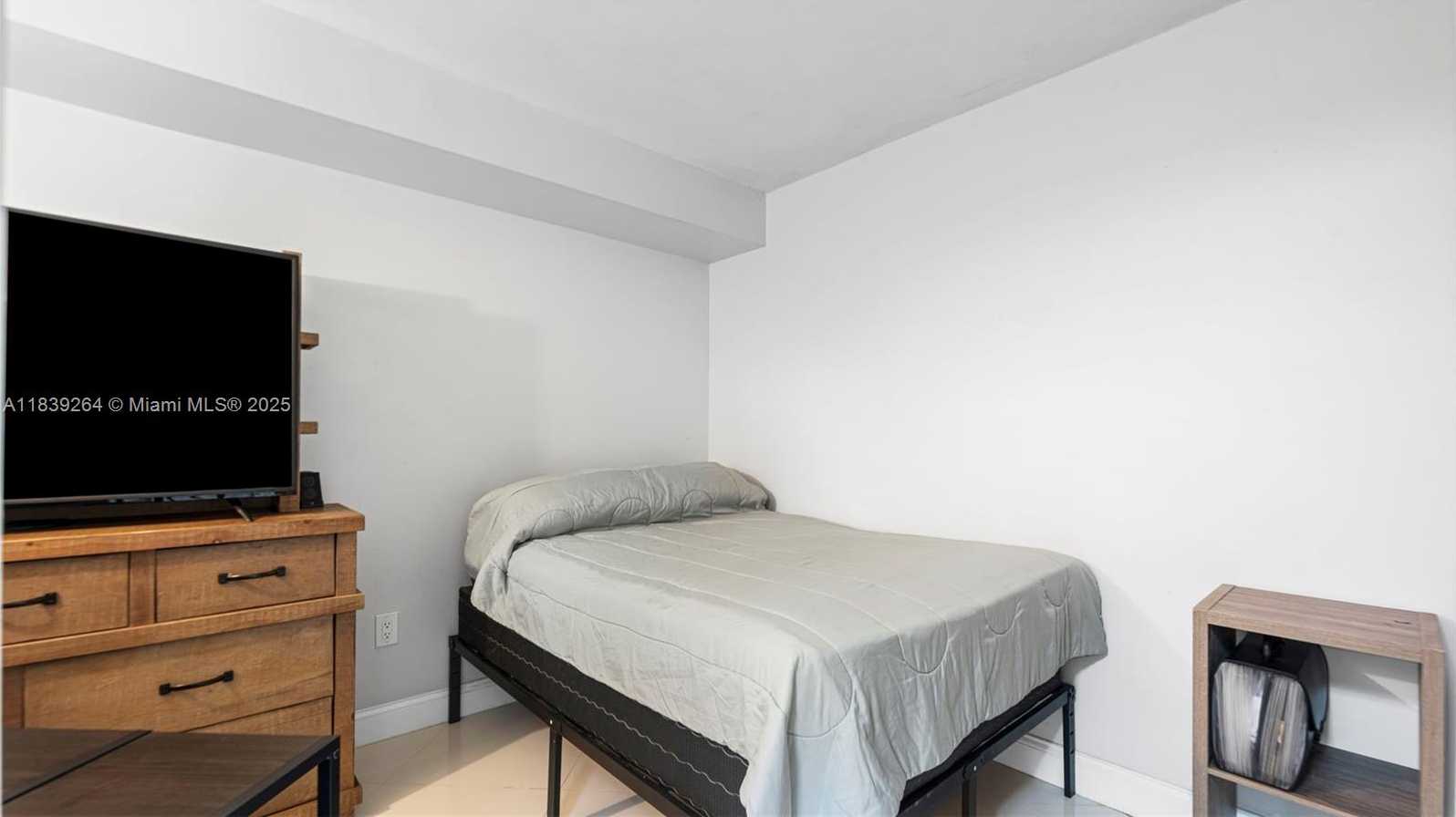 Small Image of 15405 NORTH MIAMI LAKEWAY N #203-1, Miami Lakes Number 29