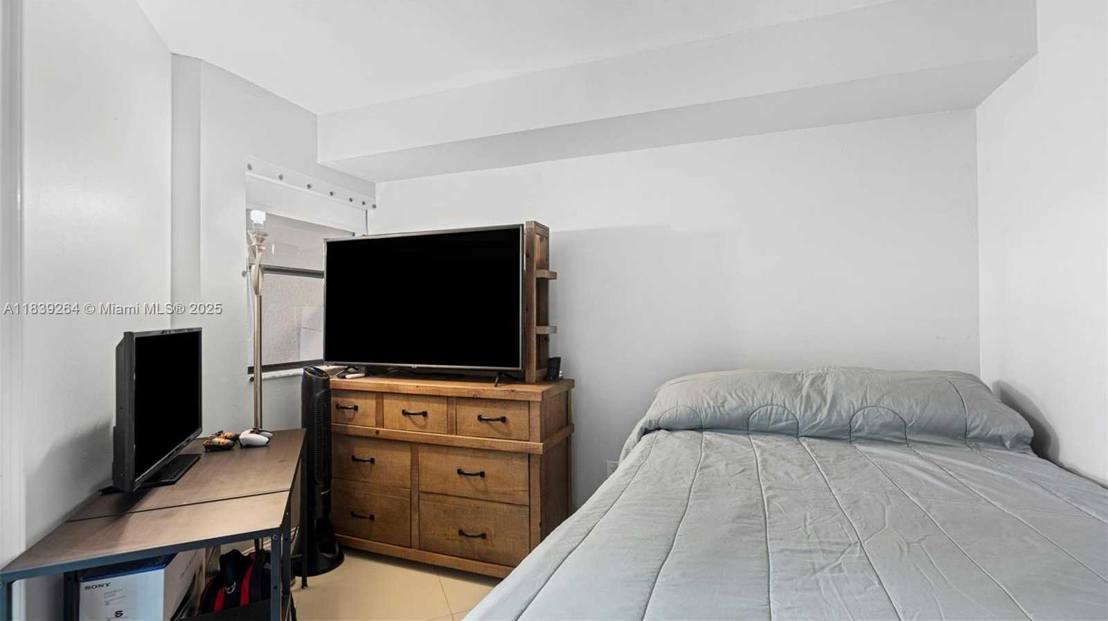 Small Image of 15405 NORTH MIAMI LAKEWAY N #203-1, Miami Lakes Number 30