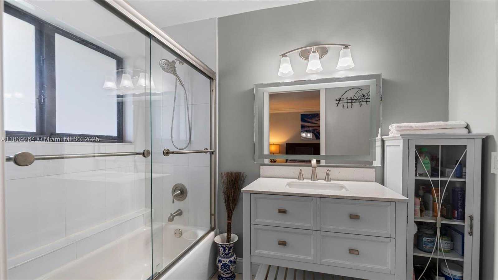 Small Image of 15405 NORTH MIAMI LAKEWAY N #203-1, Miami Lakes Number 33