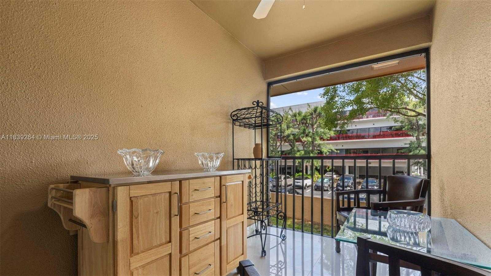 Small Image of 15405 NORTH MIAMI LAKEWAY N #203-1, Miami Lakes Number 36