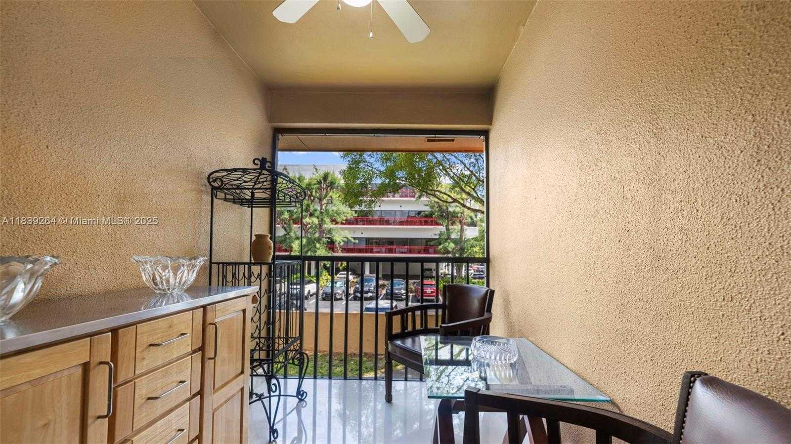 Small Image of 15405 NORTH MIAMI LAKEWAY N #203-1, Miami Lakes Number 37