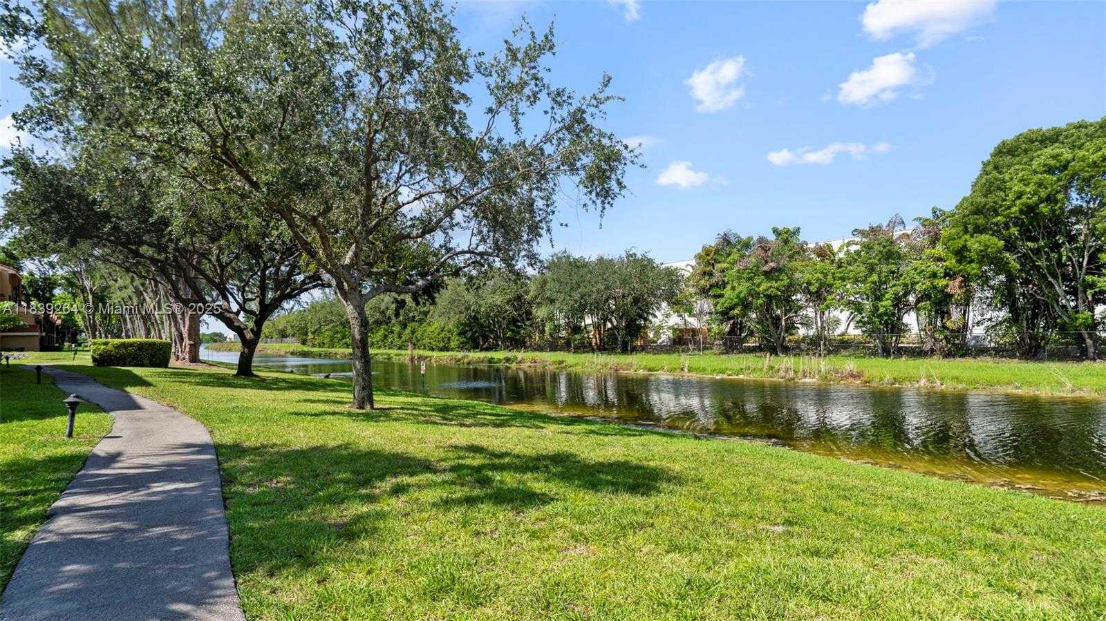 Small Image of 15405 NORTH MIAMI LAKEWAY N #203-1, Miami Lakes Number 39