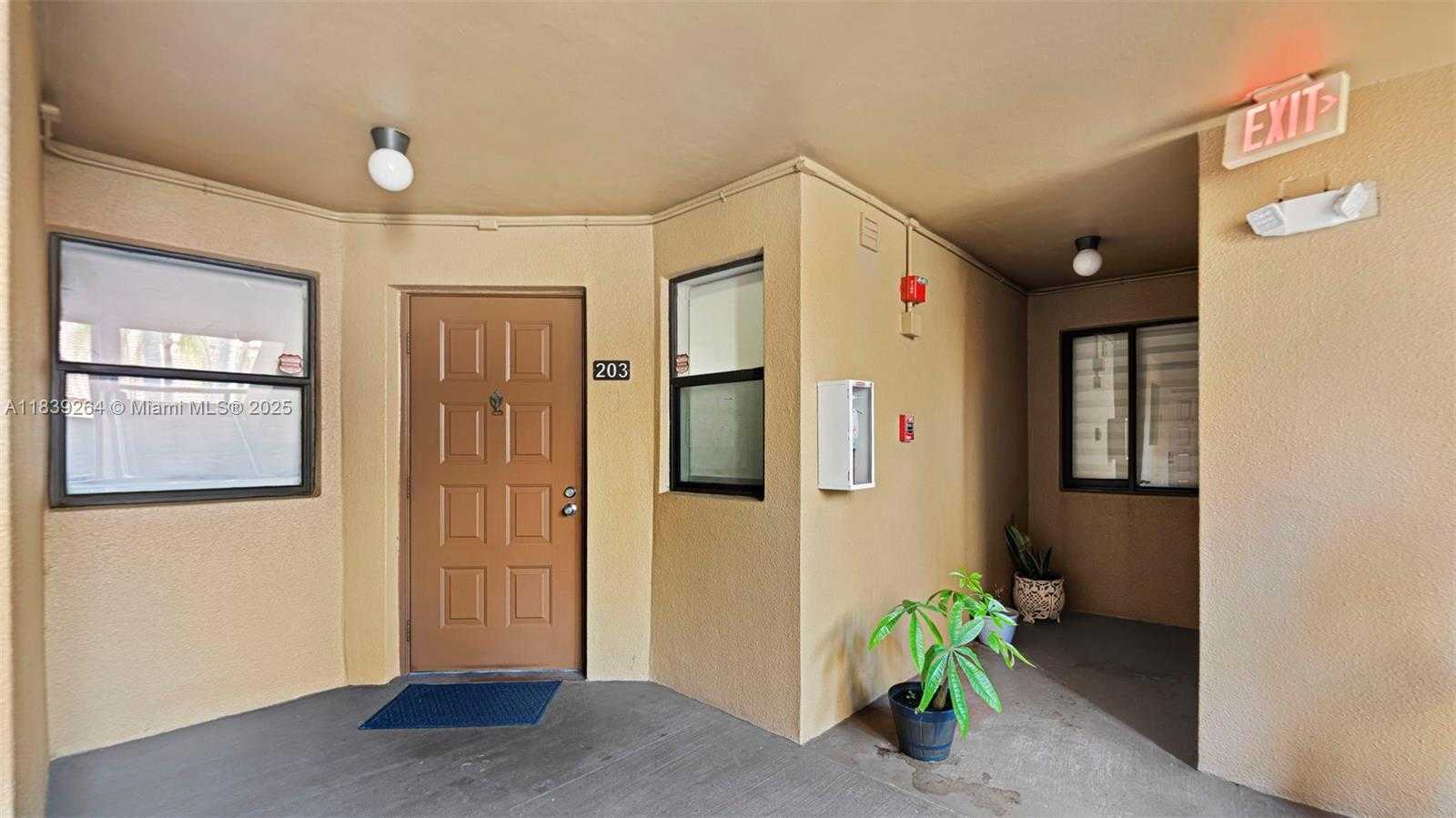Small Image of 15405 NORTH MIAMI LAKEWAY N #203-1, Miami Lakes Number 8