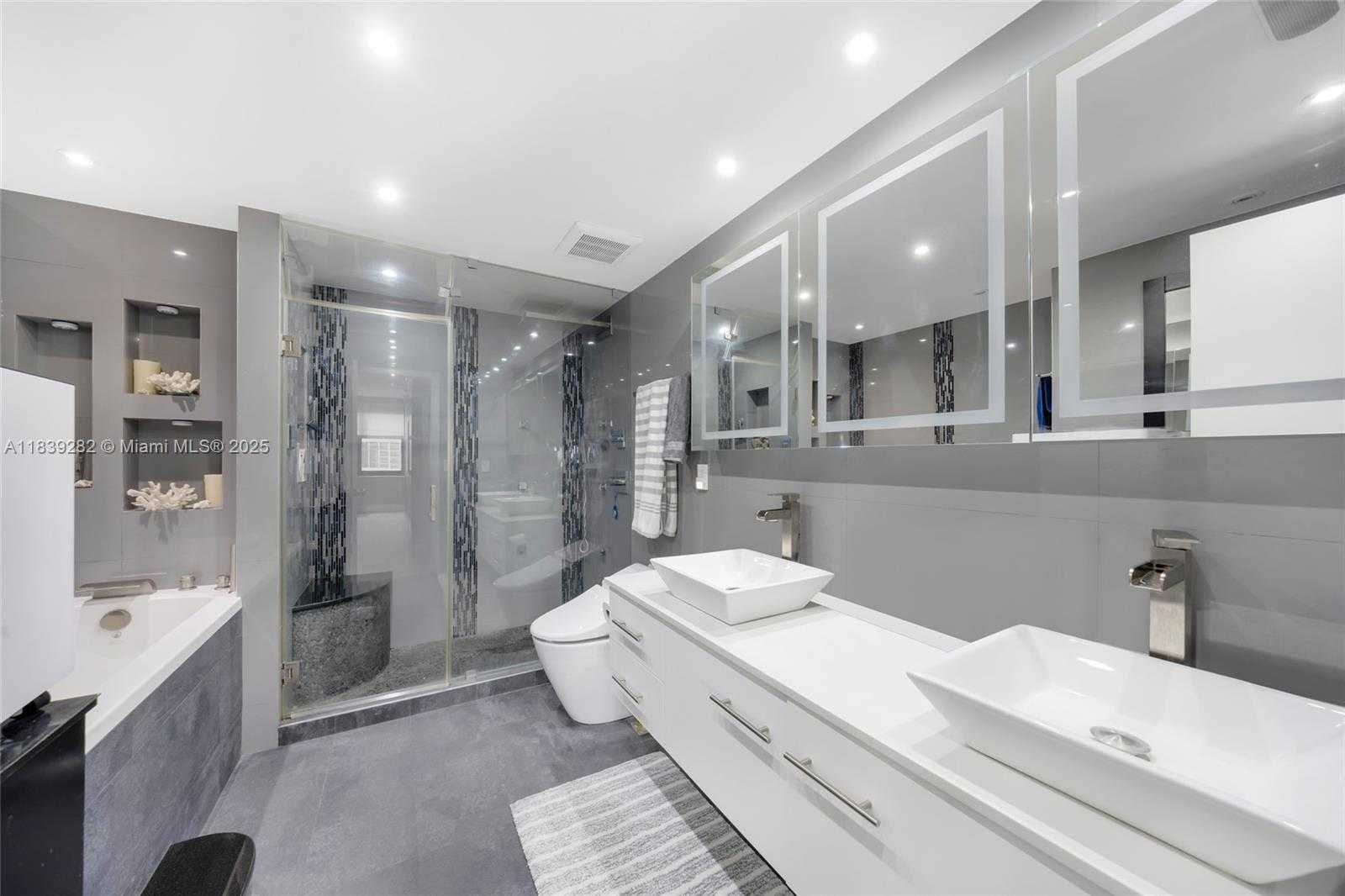Small Image of 9801 COLLINS AVE #16U, Bal Harbour Number 26