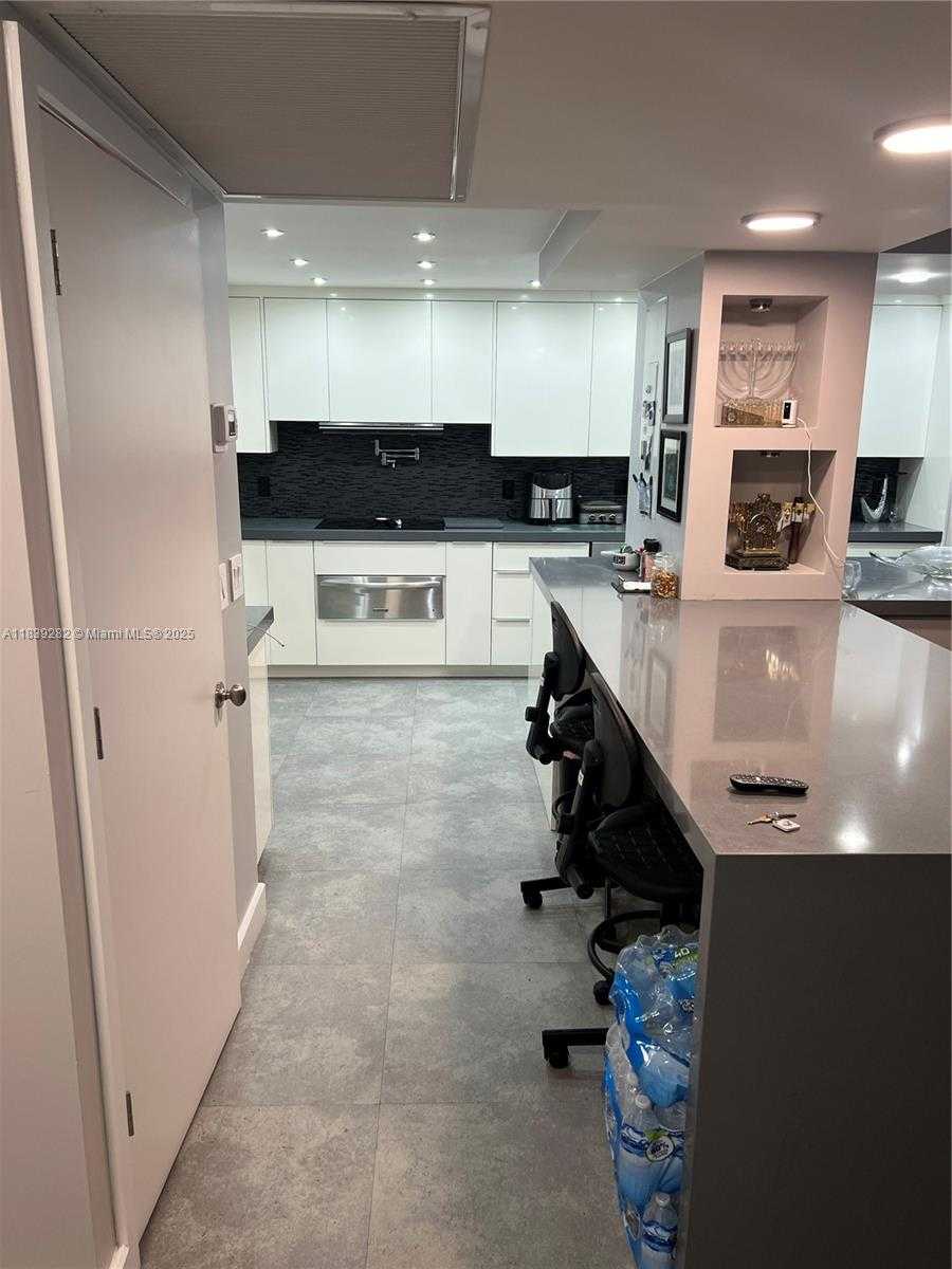 Small Image of 9801 COLLINS AVE #16U, Bal Harbour Number 6