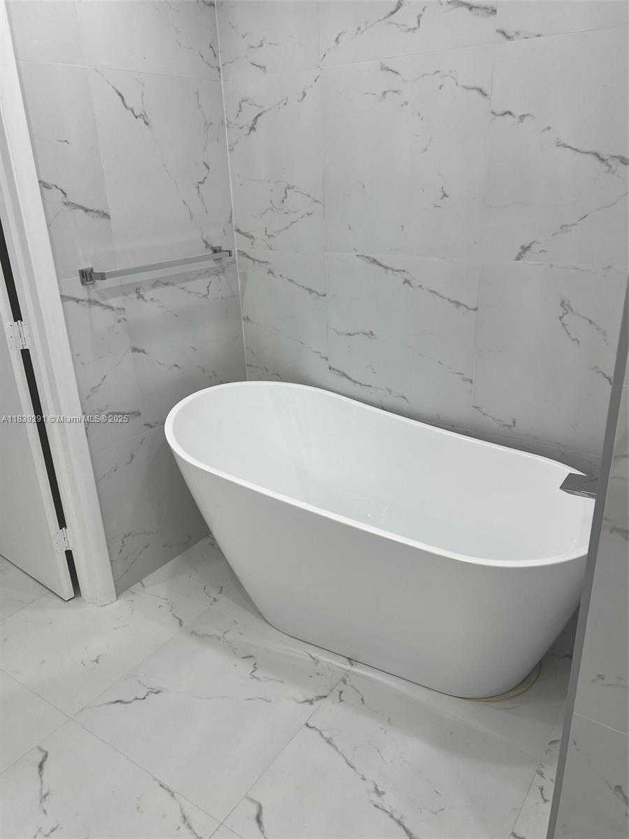 Small Image of 9801 COLLINS AVE #15X, Bal Harbour Number 12