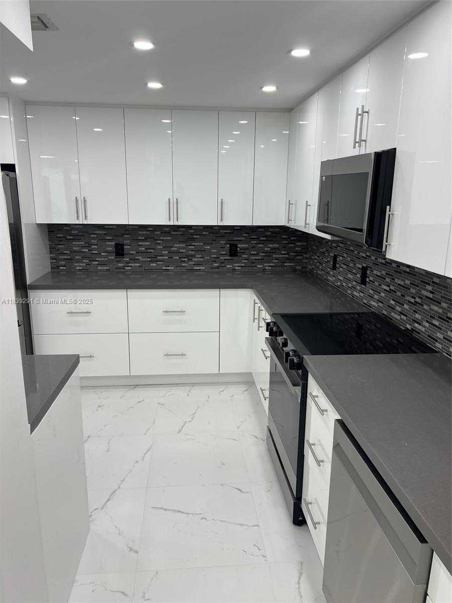 Small Image of 9801 COLLINS AVE #15X, Bal Harbour Number 3
