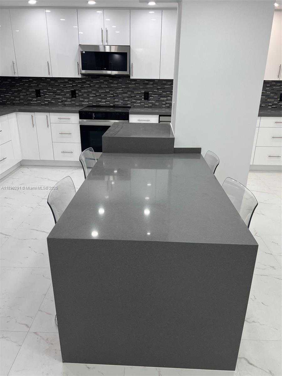 Small Image of 9801 COLLINS AVE #15X, Bal Harbour Number 5