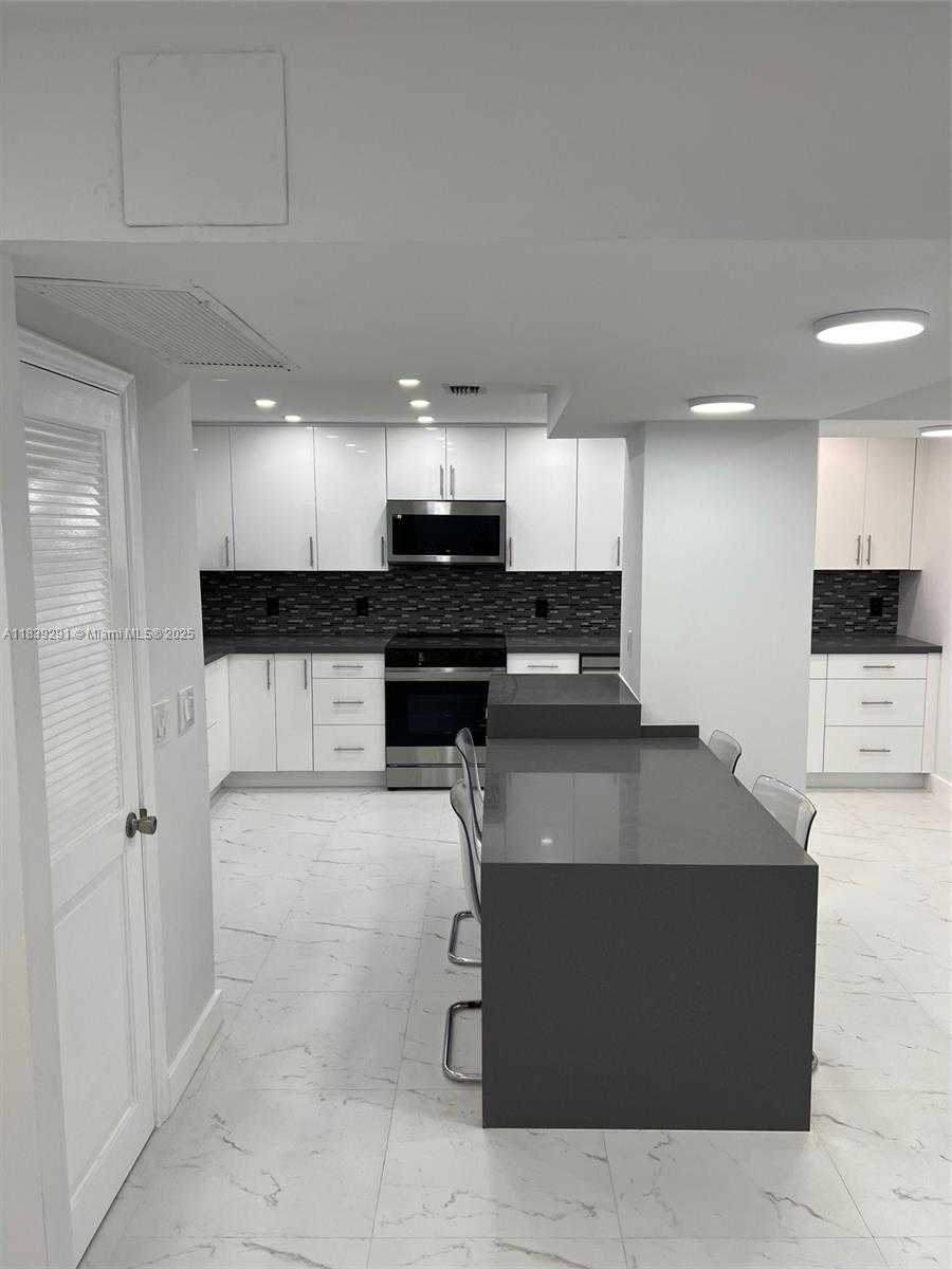 Small Image of 9801 COLLINS AVE #15X, Bal Harbour Number 8