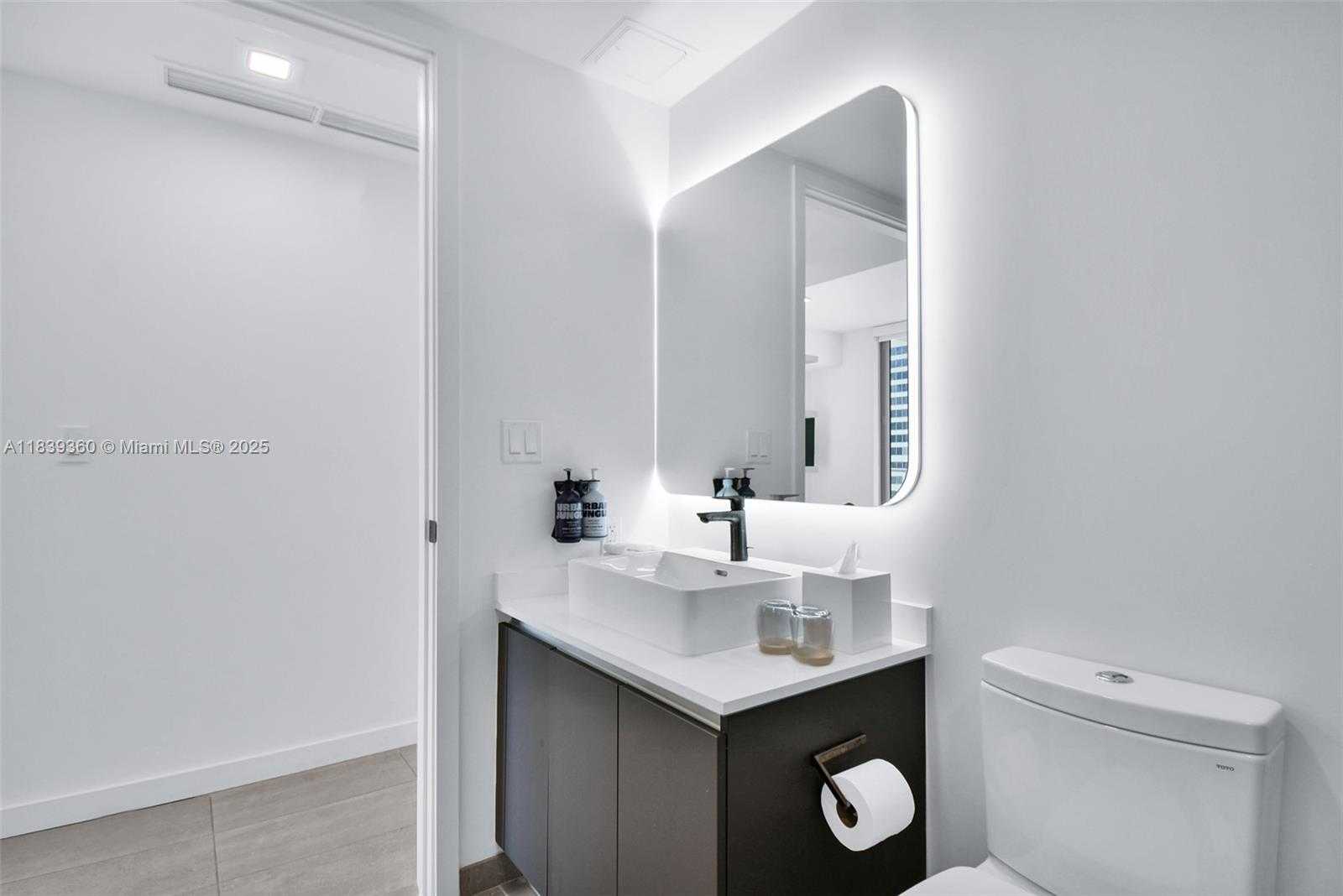 Small Image of 227 NORTH EAST 2ND ST #2000, Miami Number 22