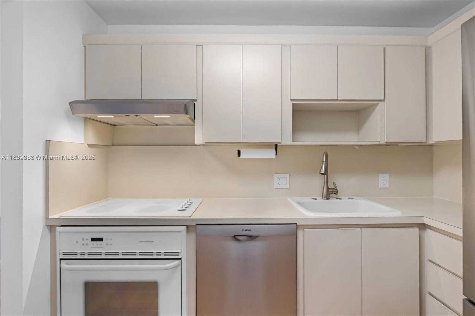 Small Image of 3675 NORTH COUNTRY CLUB DR #2302, Aventura Number 16