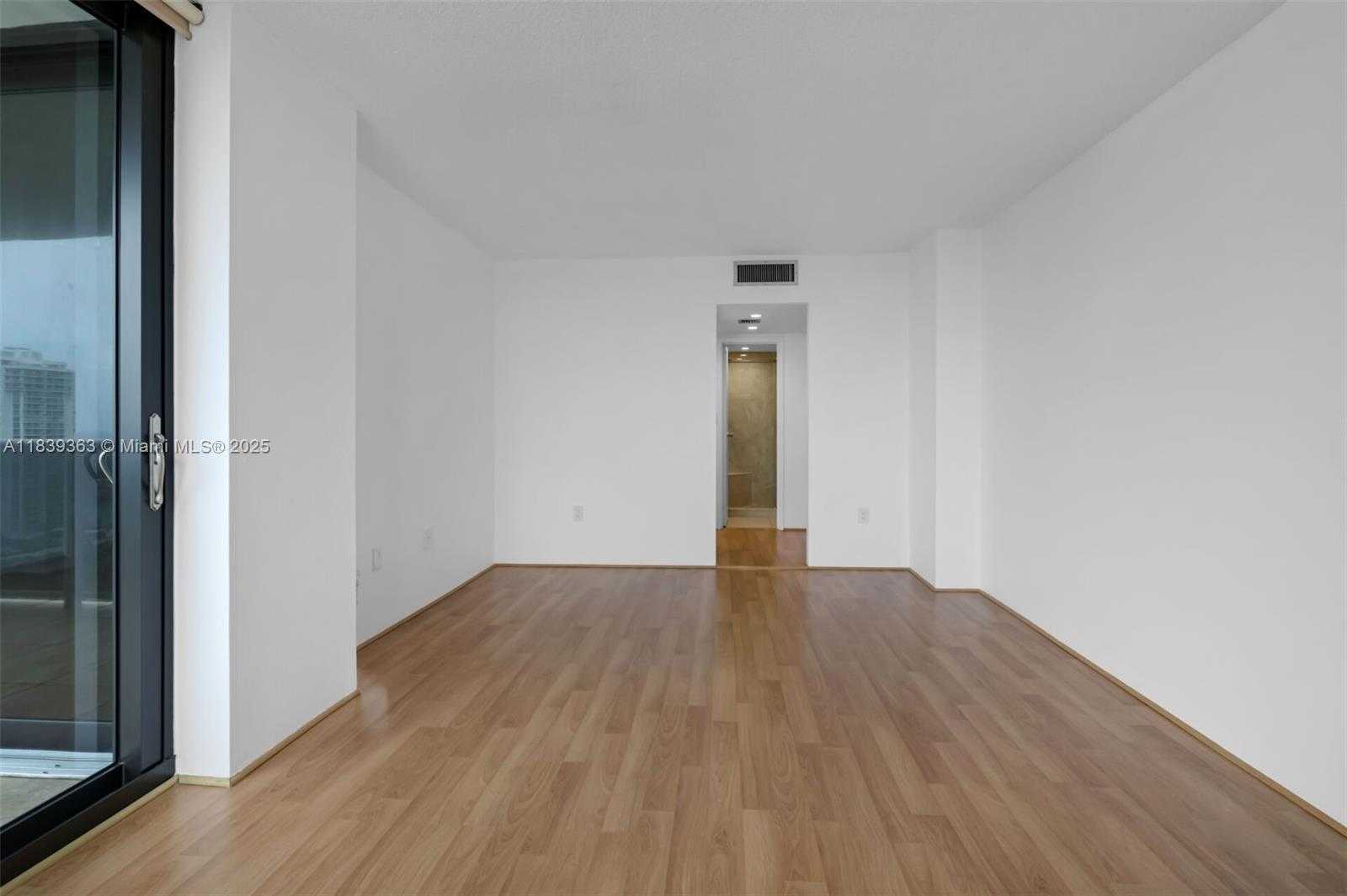 Small Image of 3675 NORTH COUNTRY CLUB DR #2302, Aventura Number 25