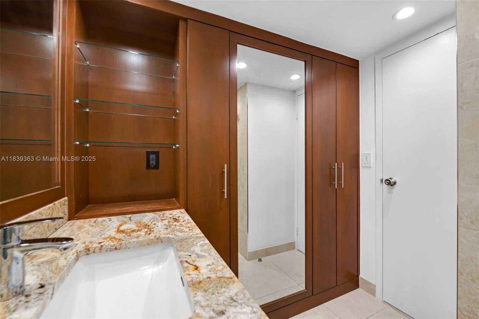 Small Image of 3675 NORTH COUNTRY CLUB DR #2302, Aventura Number 28