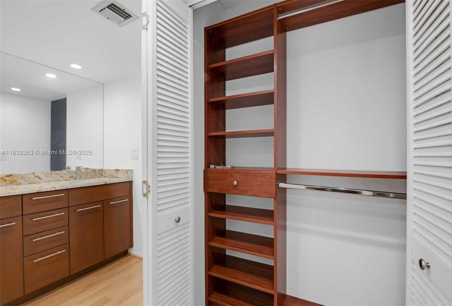 Small Image of 3675 NORTH COUNTRY CLUB DR #2302, Aventura Number 29
