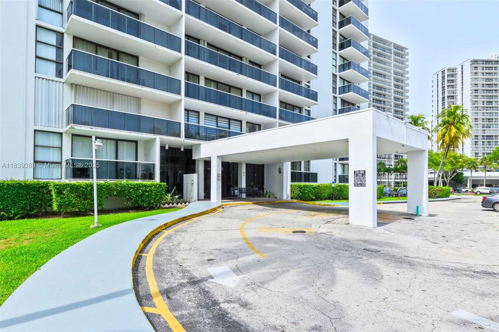 Small Image of 3675 NORTH COUNTRY CLUB DR #2302, Aventura Number 3