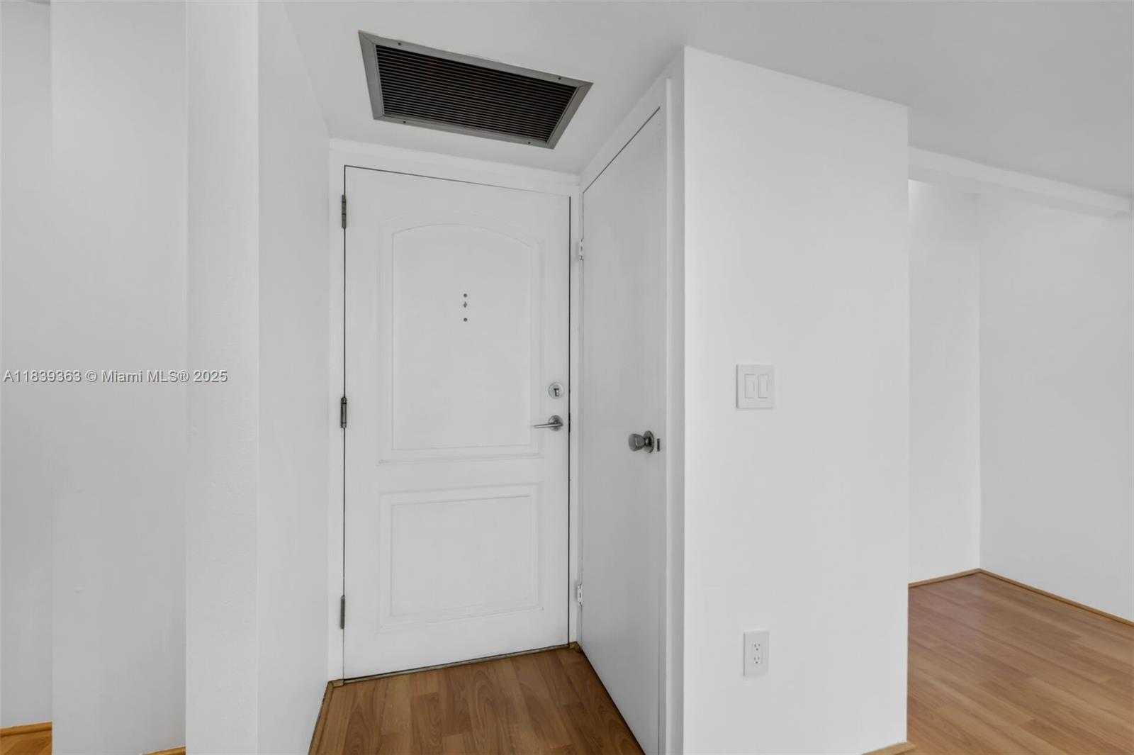 Small Image of 3675 NORTH COUNTRY CLUB DR #2302, Aventura Number 4