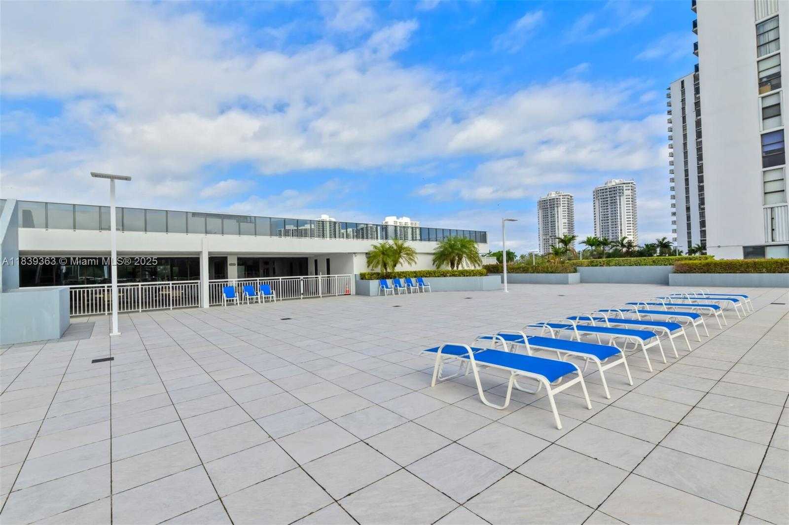 Small Image of 3675 NORTH COUNTRY CLUB DR #2302, Aventura Number 45