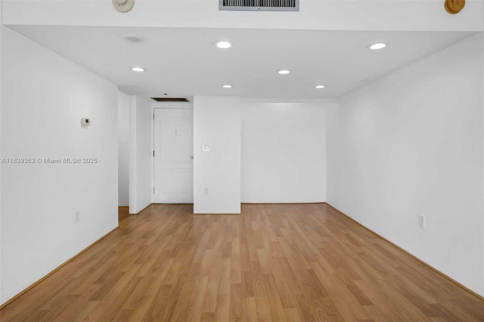 Small Image of 3675 NORTH COUNTRY CLUB DR #2302, Aventura Number 5