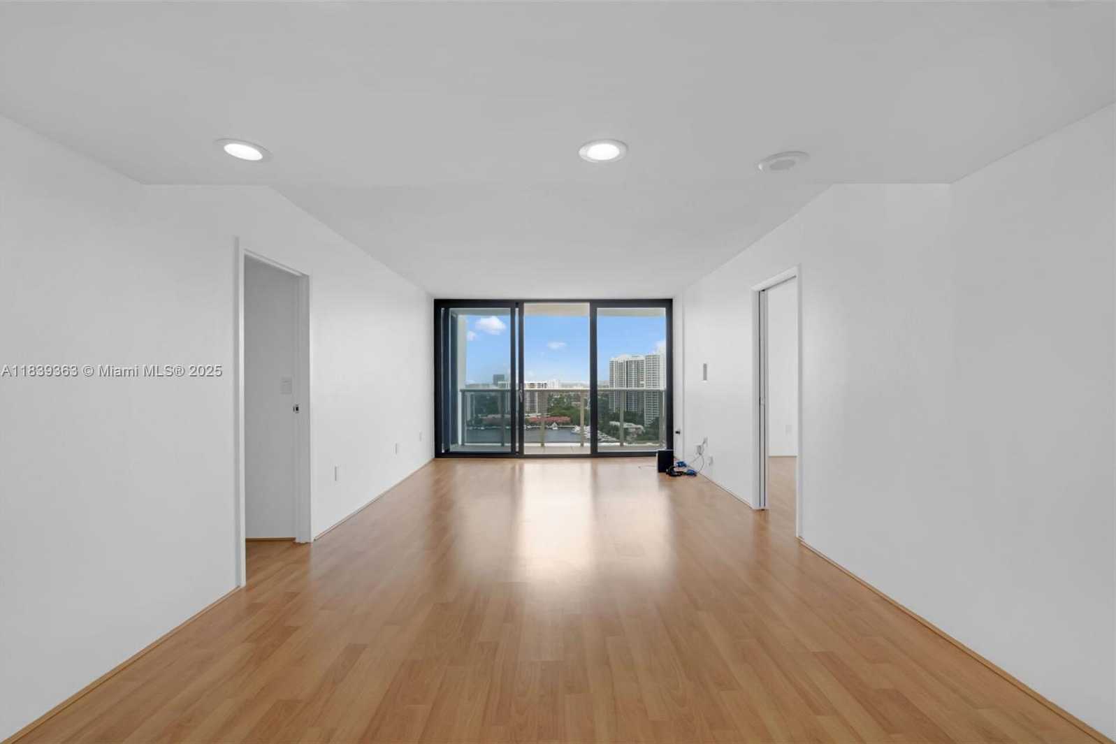 Small Image of 3675 NORTH COUNTRY CLUB DR #2302, Aventura Number 7