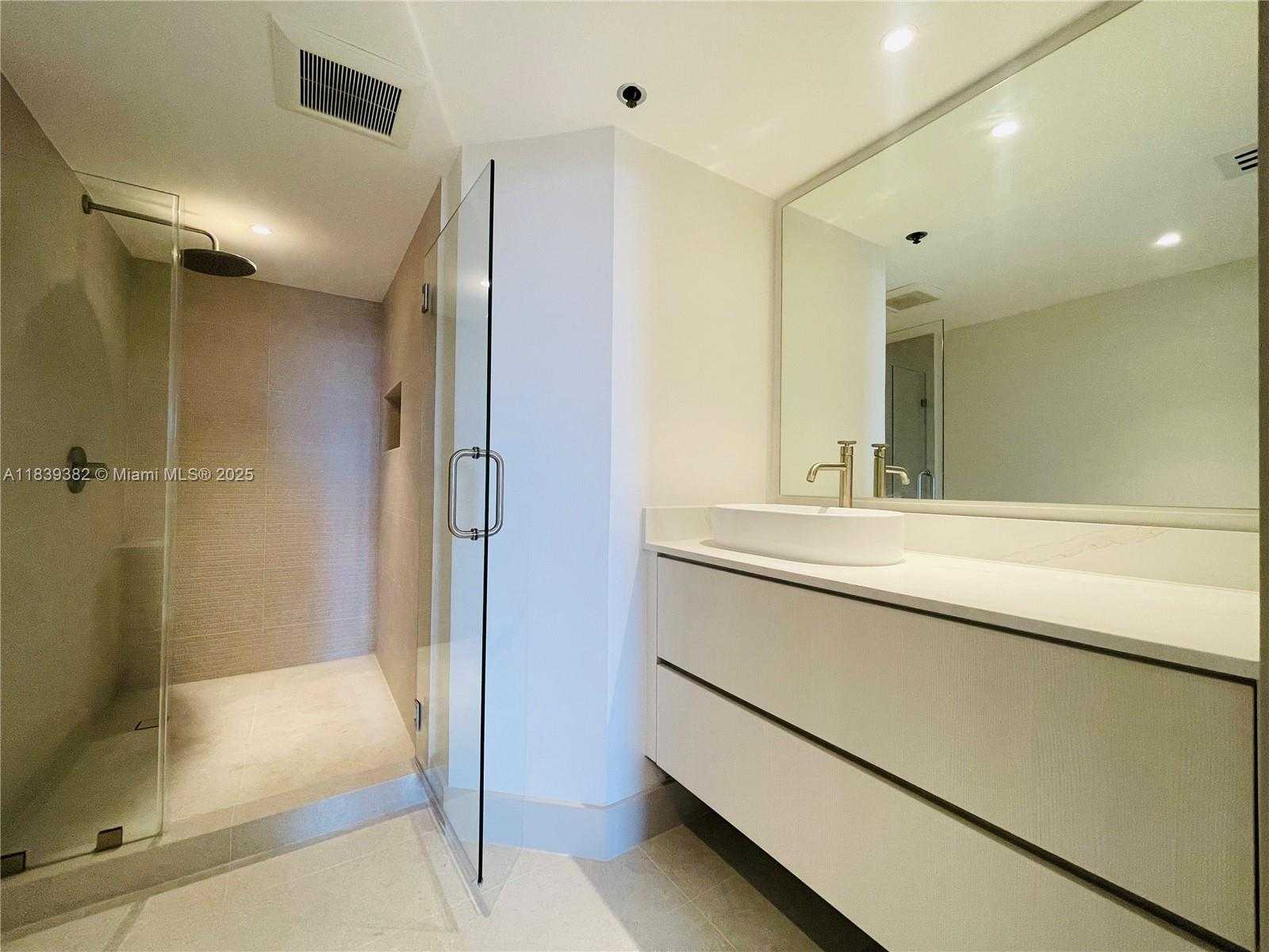 Small Image of 201 CRANDON BLVD #305, Key Biscayne Number 10