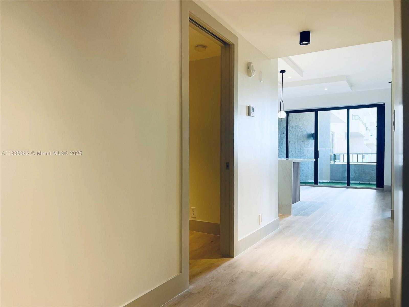 Small Image of 201 CRANDON BLVD #305, Key Biscayne Number 24