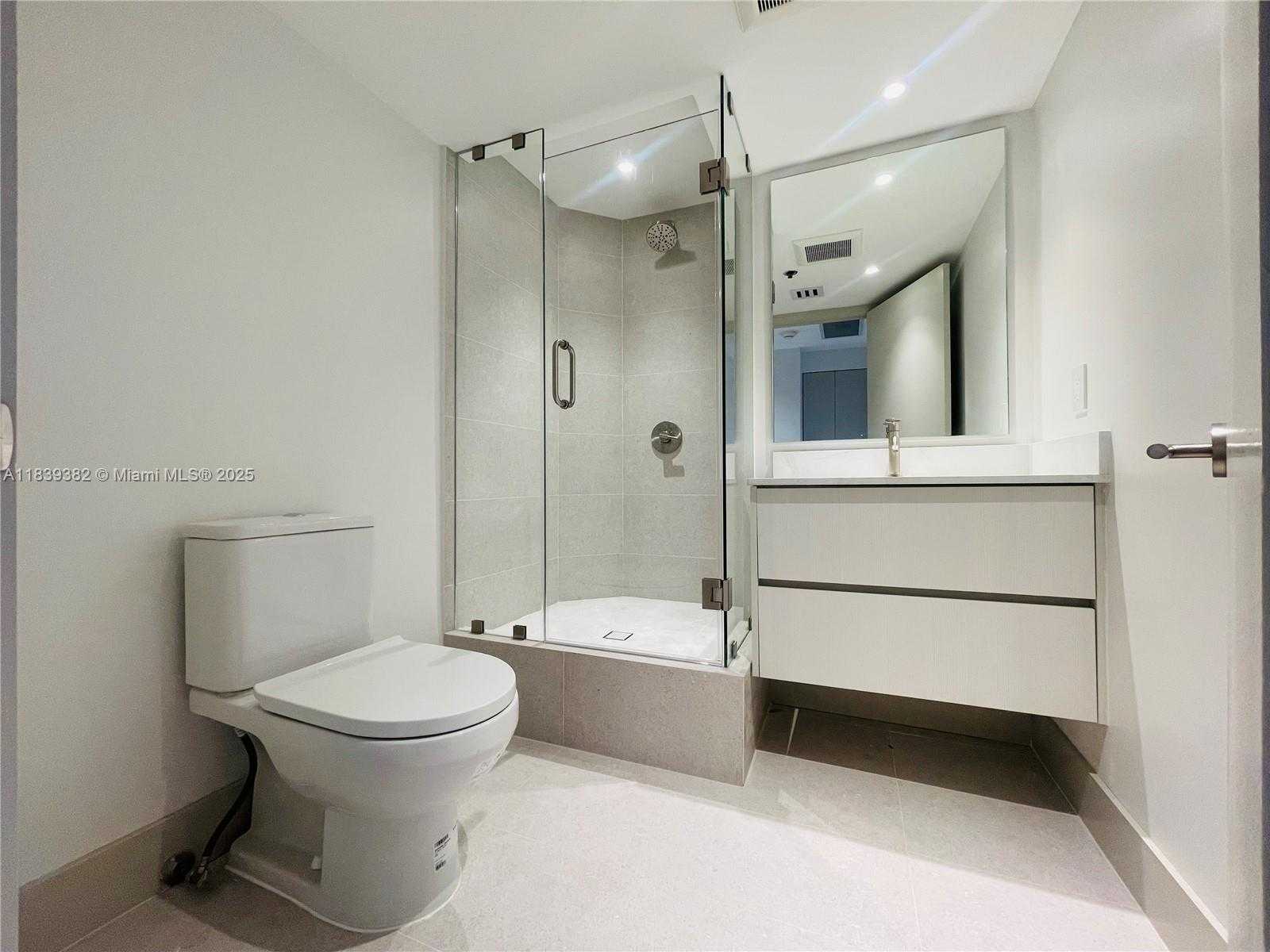 Small Image of 201 CRANDON BLVD #305, Key Biscayne Number 26