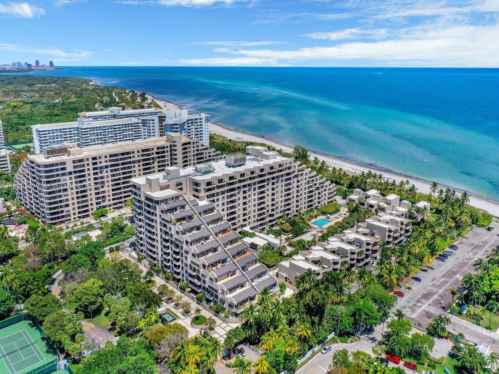 Small Image of 201 CRANDON BLVD #305, Key Biscayne Number 30