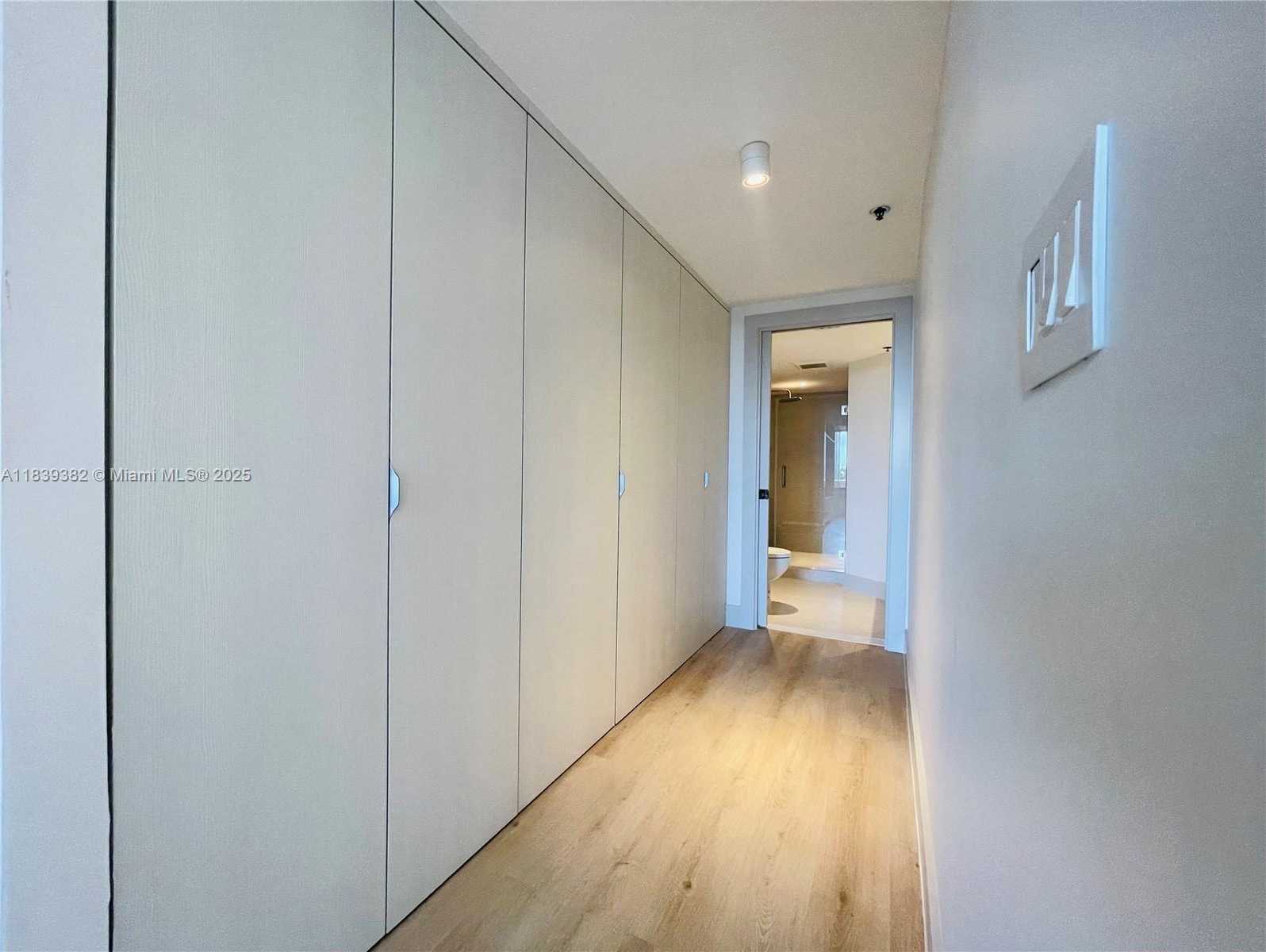 Small Image of 201 CRANDON BLVD #305, Key Biscayne Number 9