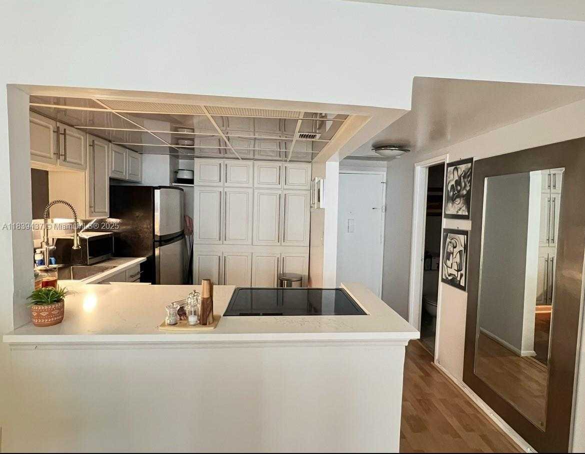 Small Image of 1228 WEST AVE #911, Miami Beach Number 11