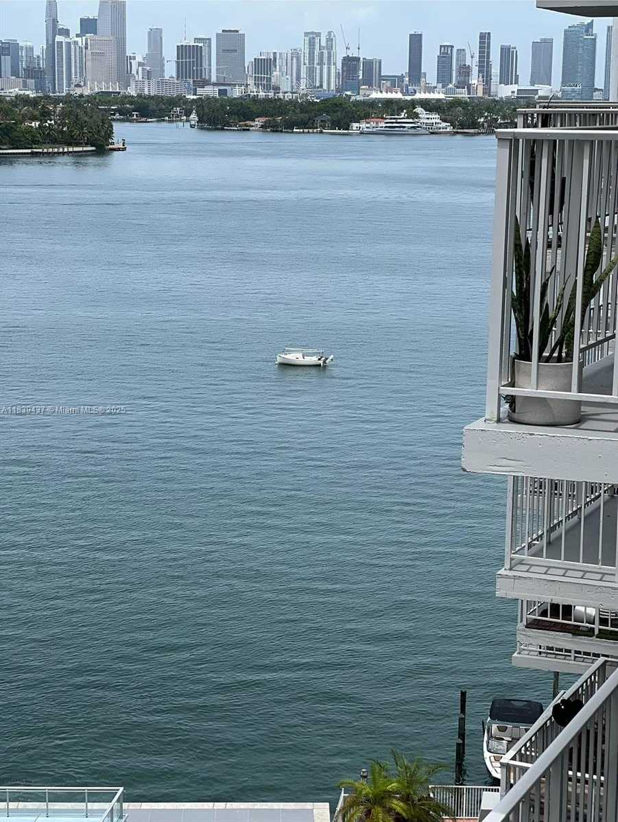 Small Image of 1228 WEST AVE #911, Miami Beach Number 17