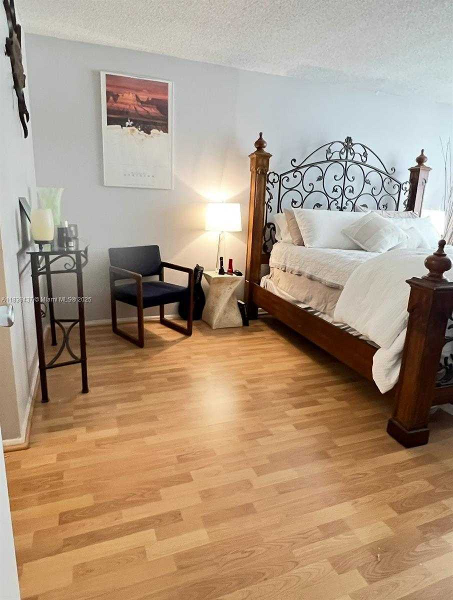Small Image of 1228 WEST AVE #911, Miami Beach Number 23