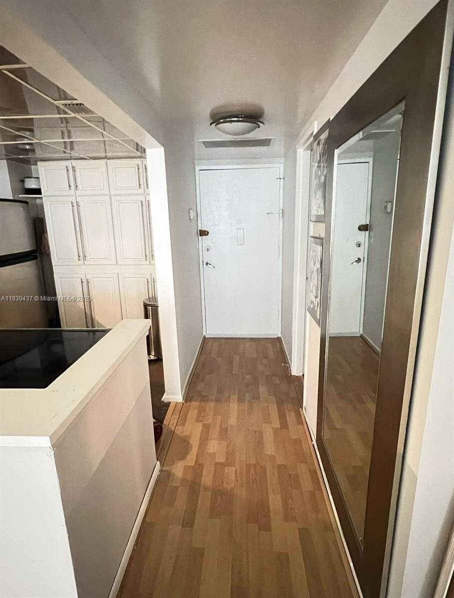Small Image of 1228 WEST AVE #911, Miami Beach Number 5