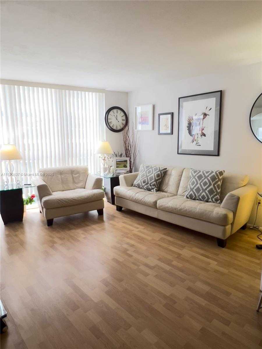 Small Image of 1228 WEST AVE #911, Miami Beach Number 7