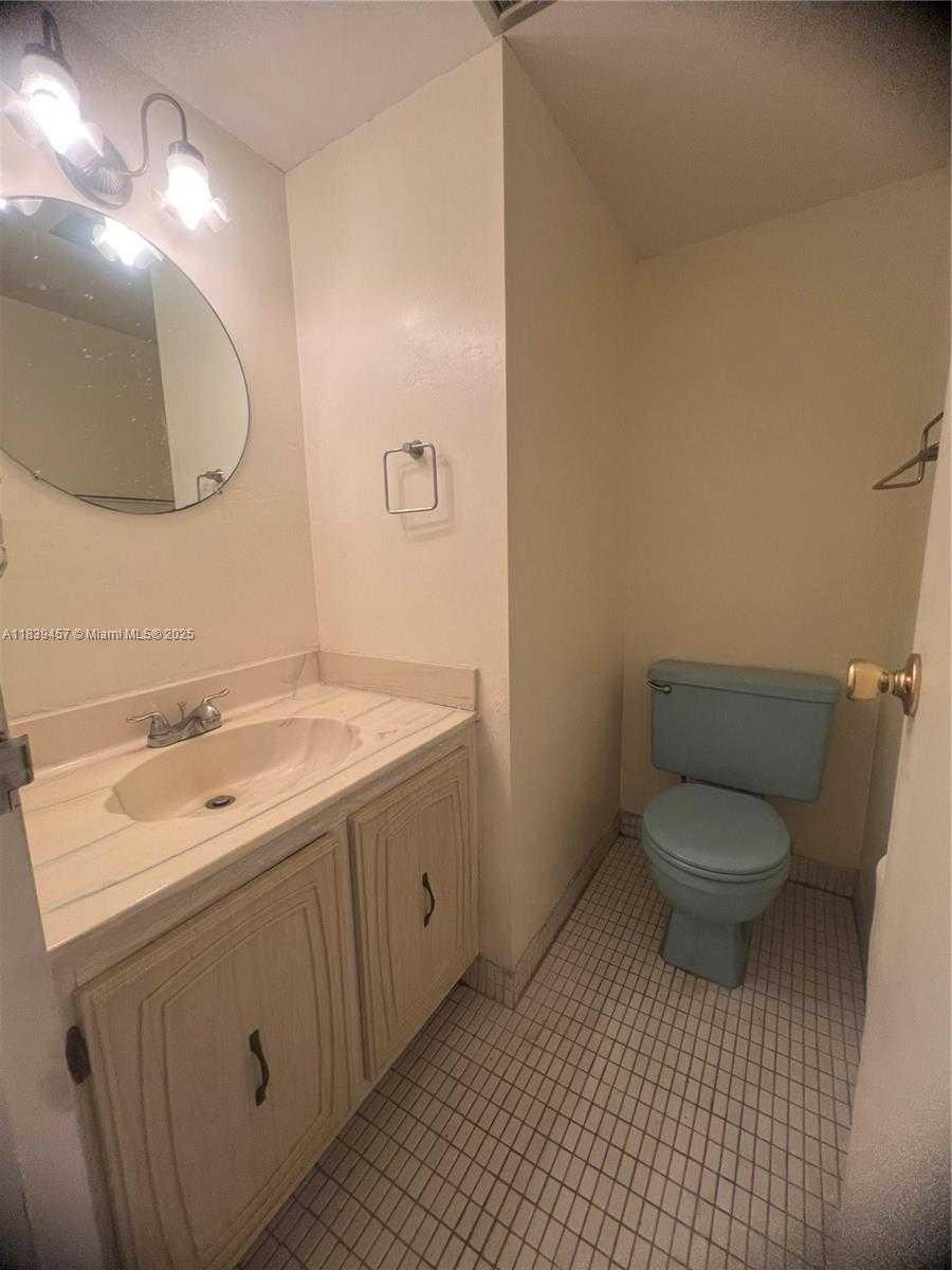 Small Image of 2821 NORTH MIAMI BEACH BLVD #2E, North Miami Beach Number 19