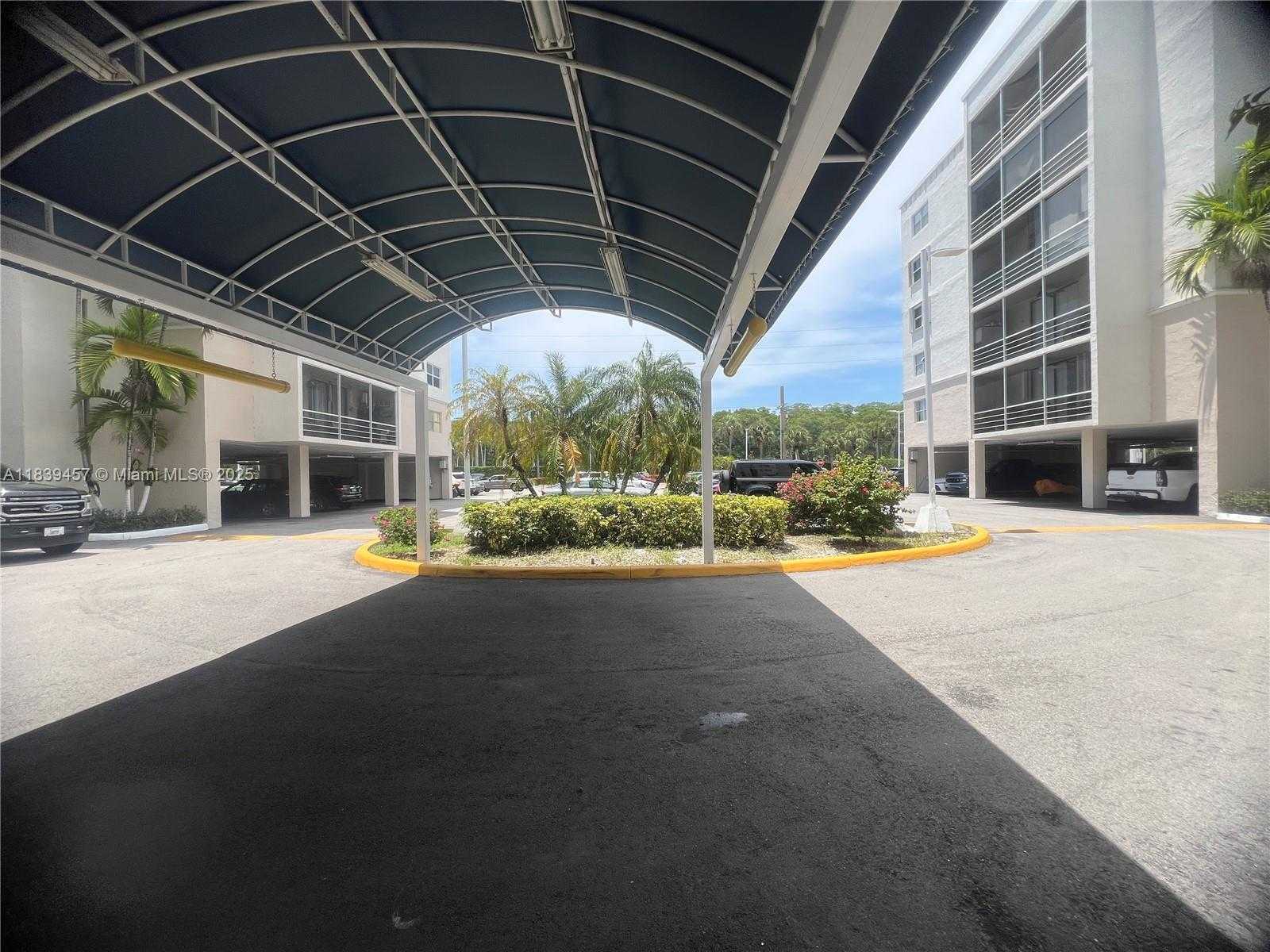 Small Image of 2821 NORTH MIAMI BEACH BLVD #2E, North Miami Beach Number 2