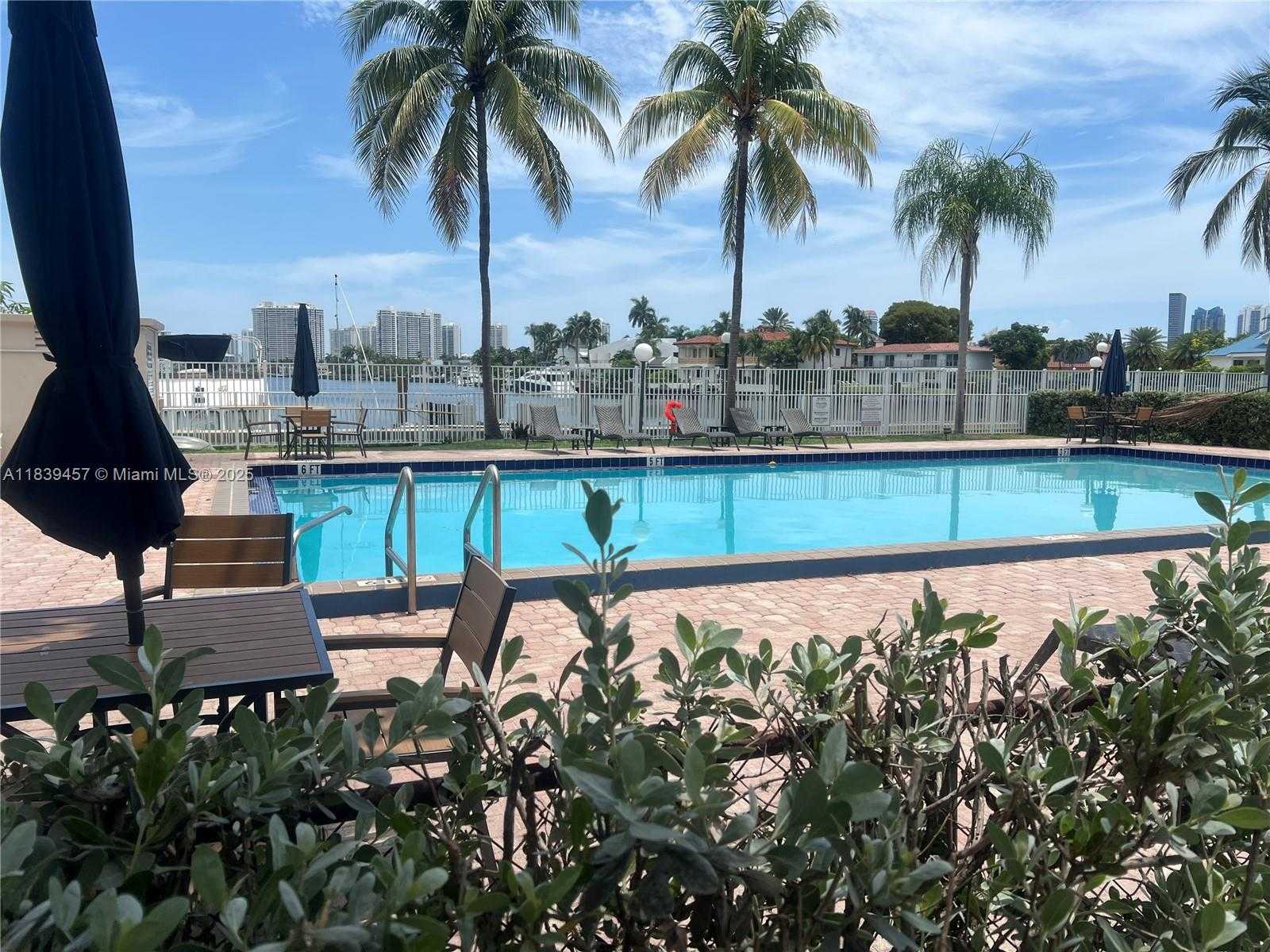 Small Image of 2821 NORTH MIAMI BEACH BLVD #2E, North Miami Beach Number 5