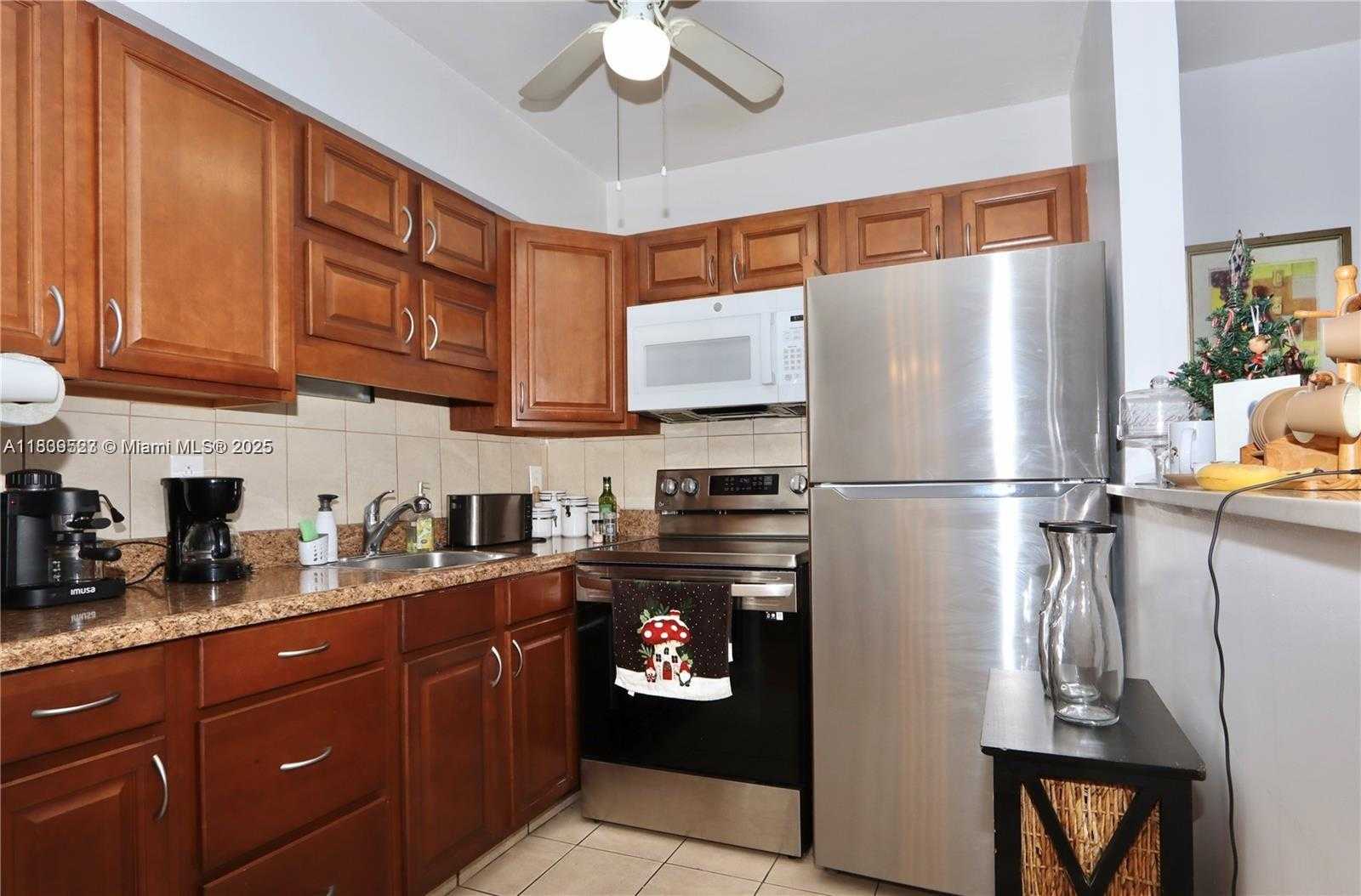 Small Image of 900 SOUTH WEST 11TH AVE #C, Hallandale Beach Number 11